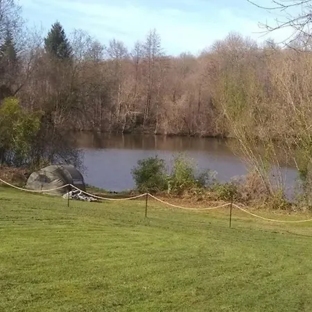 Kingfisher Chalet And Private Lake 度假居 *