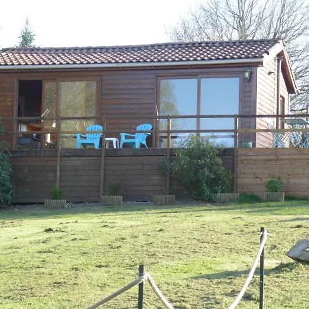 Kingfisher Chalet And Private Lake 度假居 马西尼亚克